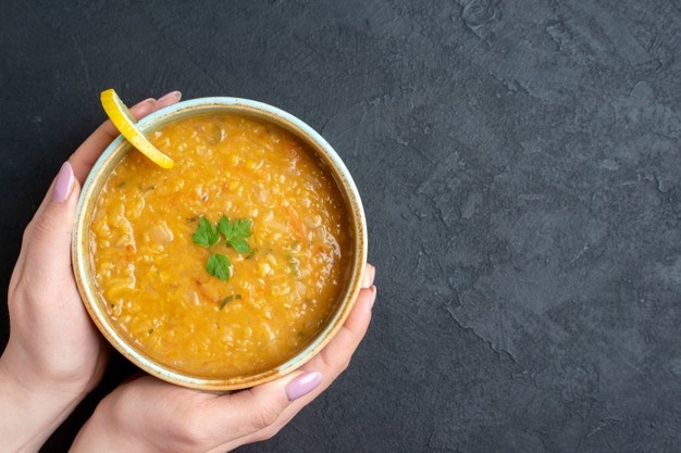 Como transformar uma sopa em uma refeição completa?